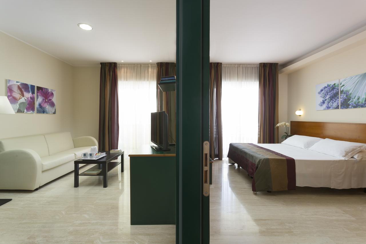 Astoria Suite Hotel Rimini Zewnętrze zdjęcie