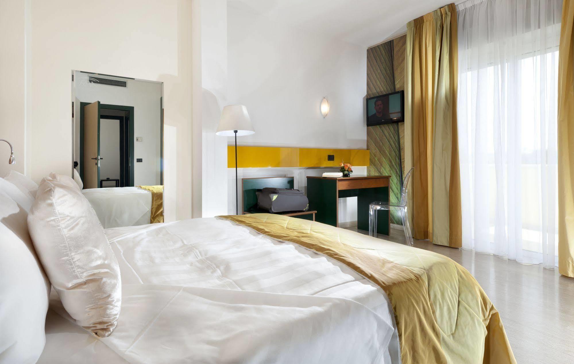 Astoria Suite Hotel Rimini Zewnętrze zdjęcie